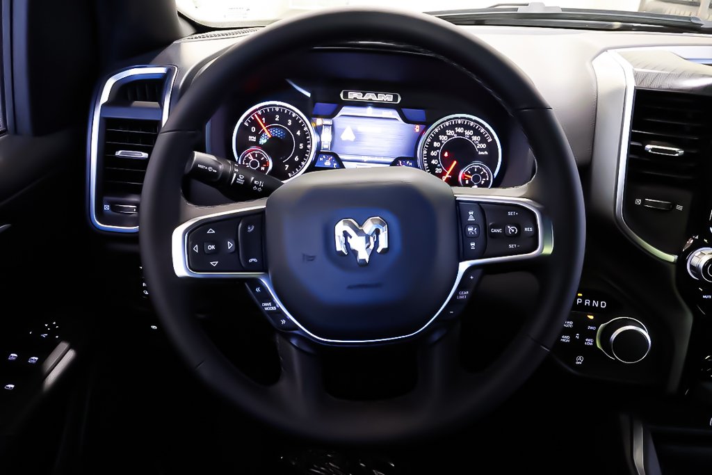 2025 Ram 1500 BIG HORN in Terrebonne, Quebec - 11 - w1024h768px