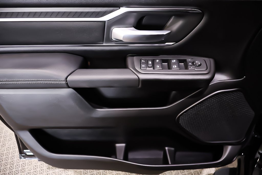 2025 Ram 1500 BIG HORN in Terrebonne, Quebec - 21 - w1024h768px