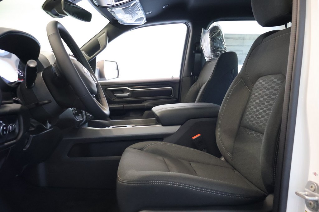 2025 Ram 1500 BIG HORN in Terrebonne, Quebec - 8 - w1024h768px