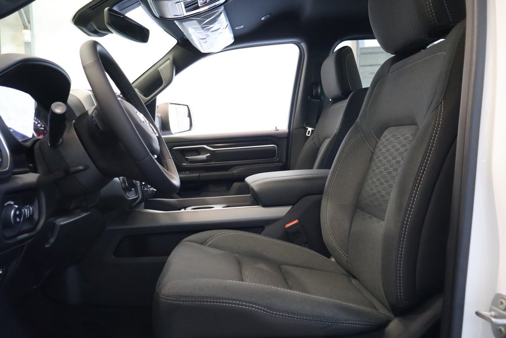 2025 Ram 1500 BIG HORN in Terrebonne, Quebec - 8 - w1024h768px