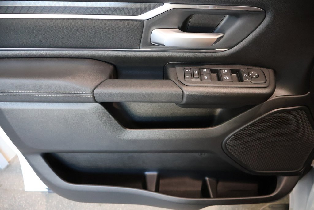 2025 Ram 1500 BIG HORN in Terrebonne, Quebec - 21 - w1024h768px