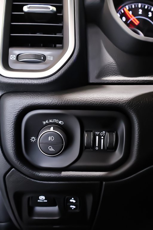 2025 Ram 1500 BIG HORN in Terrebonne, Quebec - 19 - w1024h768px