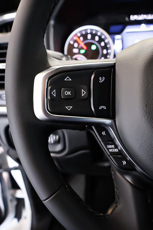 2025 Ram 1500 BIG HORN in Terrebonne, Quebec - 12 - w1024h768px