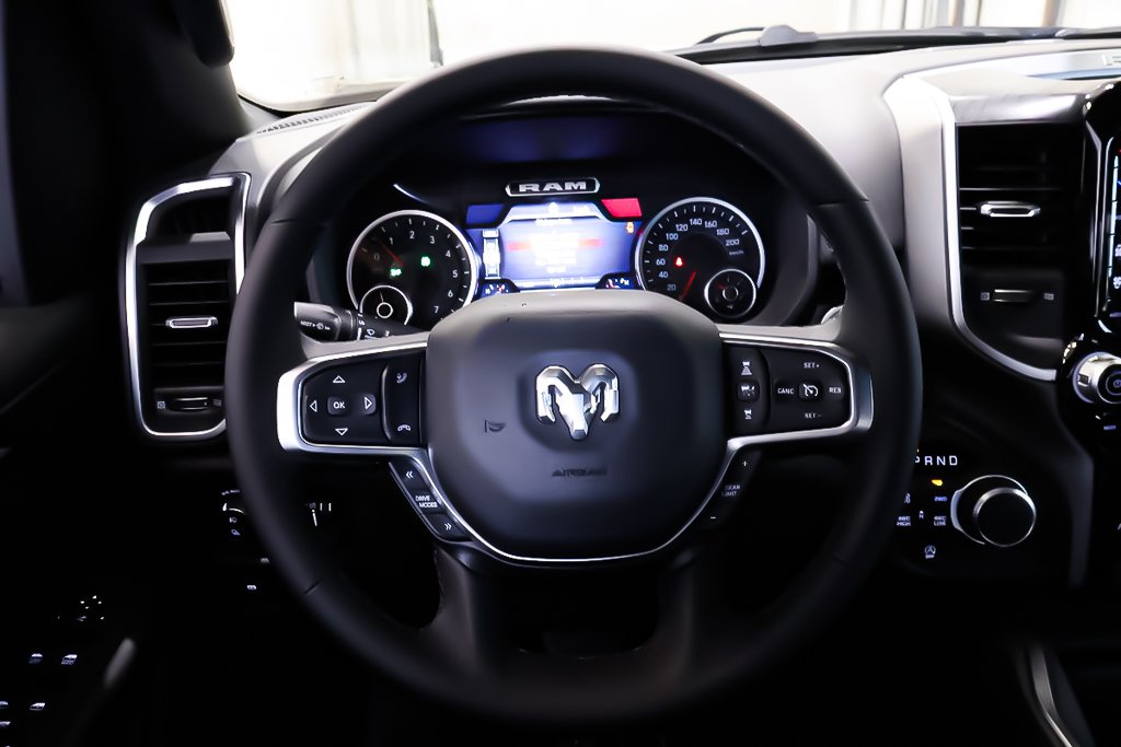 2025 Ram 1500 BIG HORN in Terrebonne, Quebec - 11 - w1024h768px