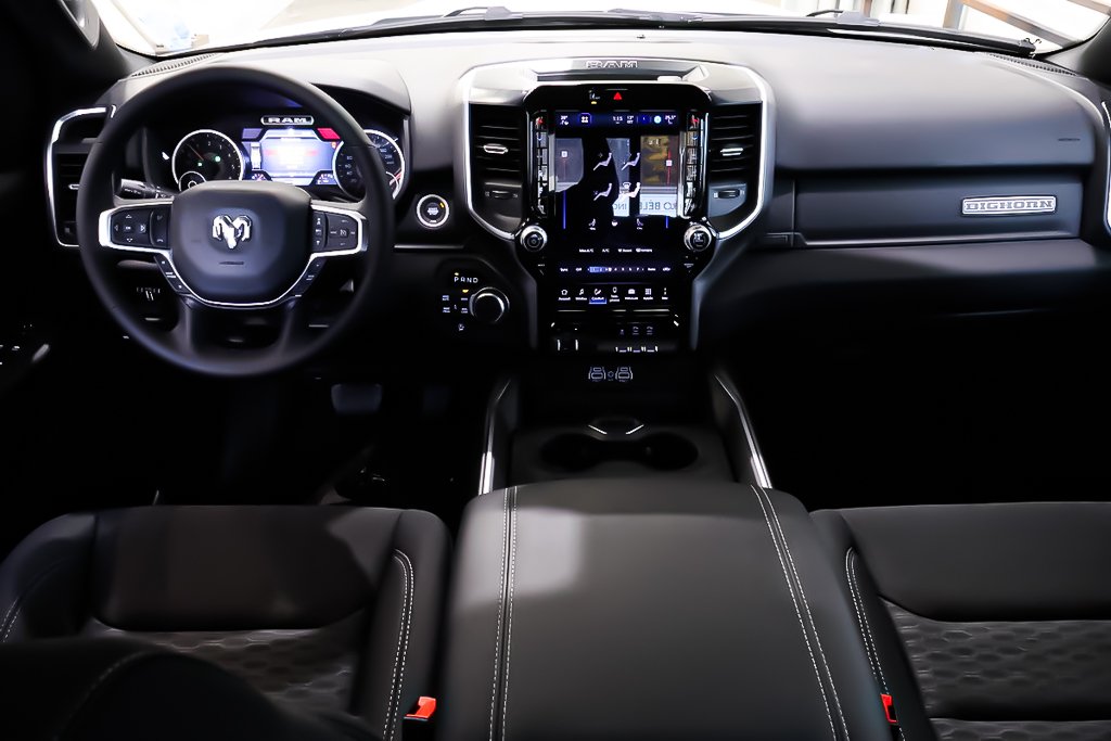 2025 Ram 1500 BIG HORN in Terrebonne, Quebec - 10 - w1024h768px