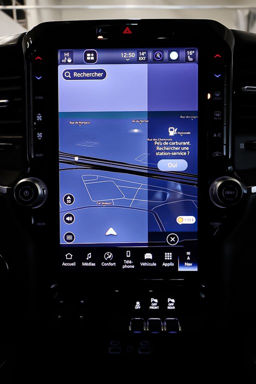 2025 Ram 1500 BIG HORN in Terrebonne, Quebec - 17 - w1024h768px