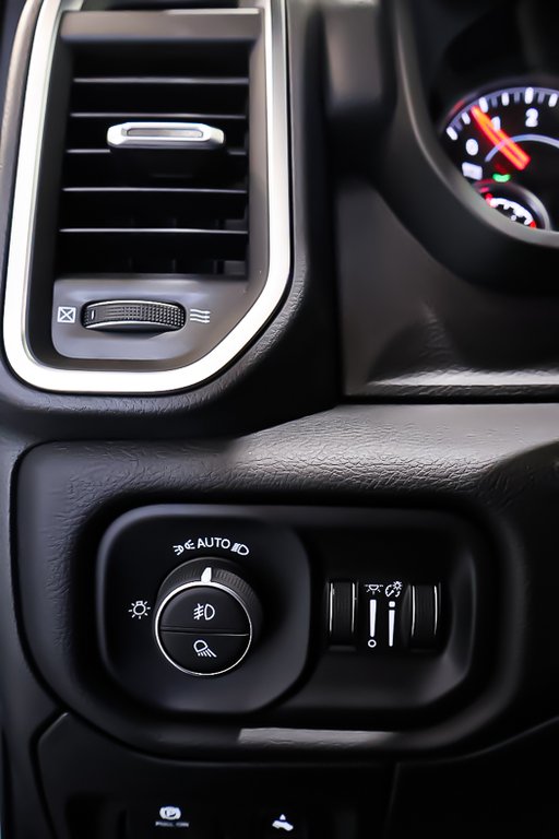 2025 Ram 1500 BIG HORN in Terrebonne, Quebec - 19 - w1024h768px