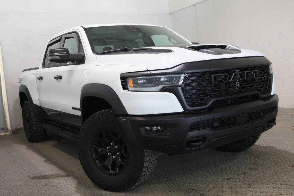 2025 Ram 1500 RHO + 4X4 +  CREW CAB + TOIT OUVRANT PANO in Terrebonne, Quebec - 1 - w1024h768px
