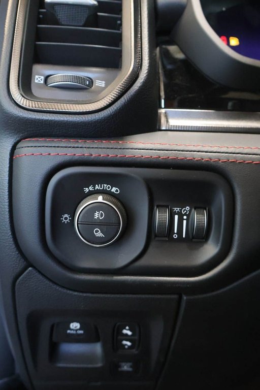 2025 Ram 1500 RHO + 4X4 +  CREW CAB + TOIT OUVRANT PANO in Terrebonne, Quebec - 20 - w1024h768px