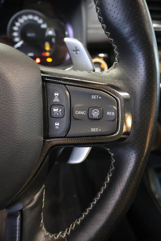 Ram 1500 SPORT + 4X4 + CREW CAB + NIGHT EDITION 2025 à Terrebonne, Québec - 18 - w1024h768px