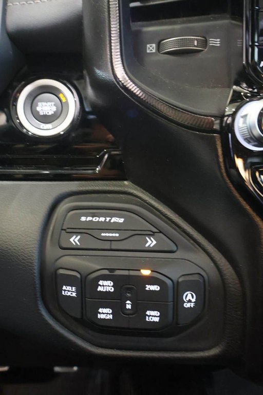 Ram 1500 SPORT + 4X4 + CREW CAB + NIGHT EDITION 2025 à Terrebonne, Québec - 21 - w1024h768px