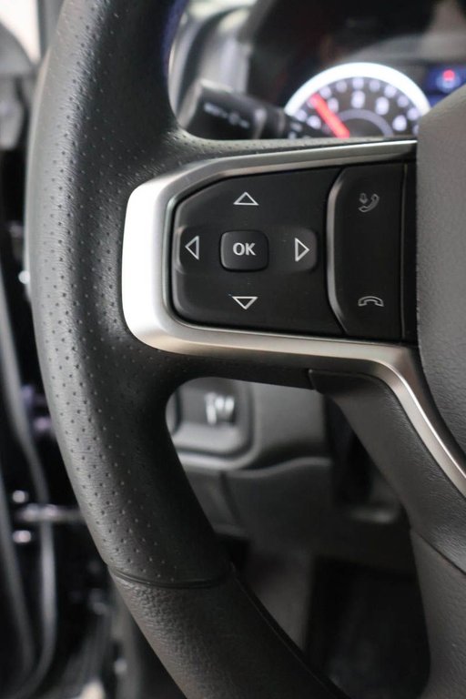 Ram 1500 EXPRESS 2026 à Terrebonne, Québec - 12 - w1024h768px