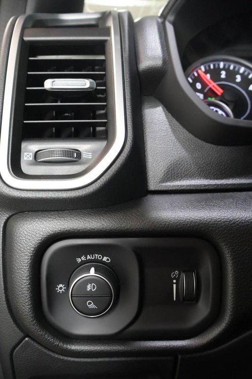 Ram 1500 EXPRESS 2026 à Terrebonne, Québec - 17 - w1024h768px