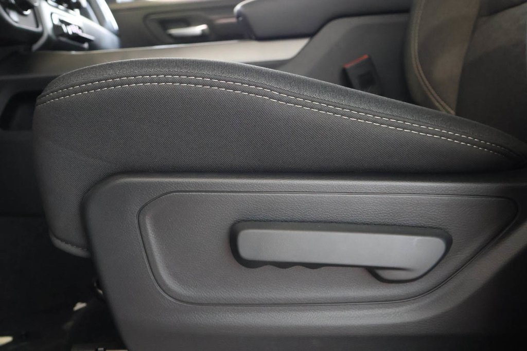 2026 Ram 1500 EXPRESS in Terrebonne, Quebec - 9 - w1024h768px