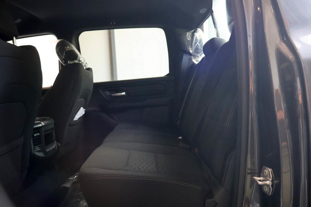 2026 Ram 1500 EXPRESS in Terrebonne, Quebec - 21 - w1024h768px