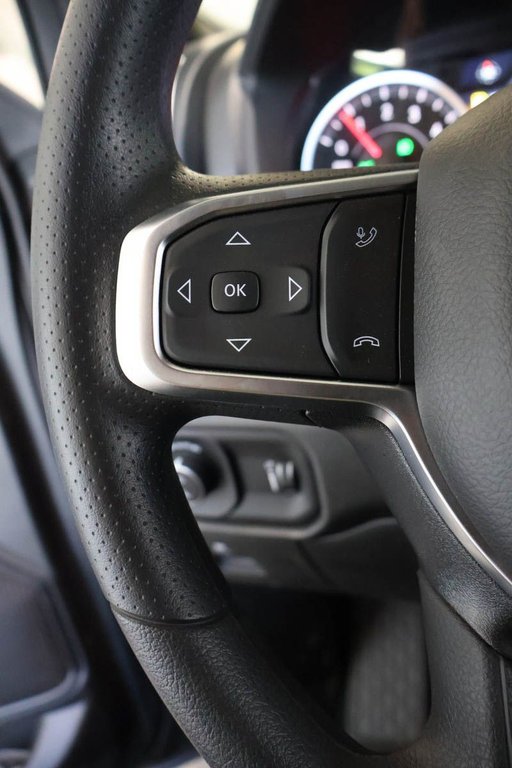 2026 Ram 1500 EXPRESS in Terrebonne, Quebec - 12 - w1024h768px