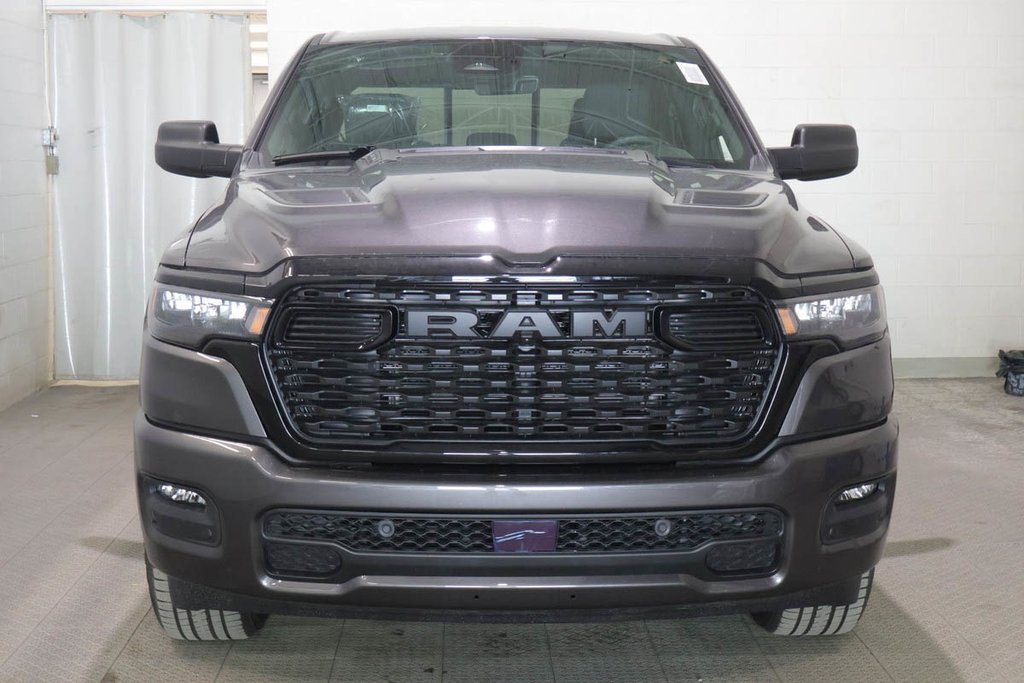2026 Ram 1500 EXPRESS in Terrebonne, Quebec - 2 - w1024h768px