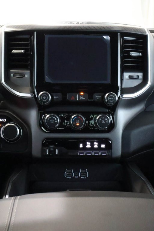 2026 Ram 1500 EXPRESS in Terrebonne, Quebec - 16 - w1024h768px