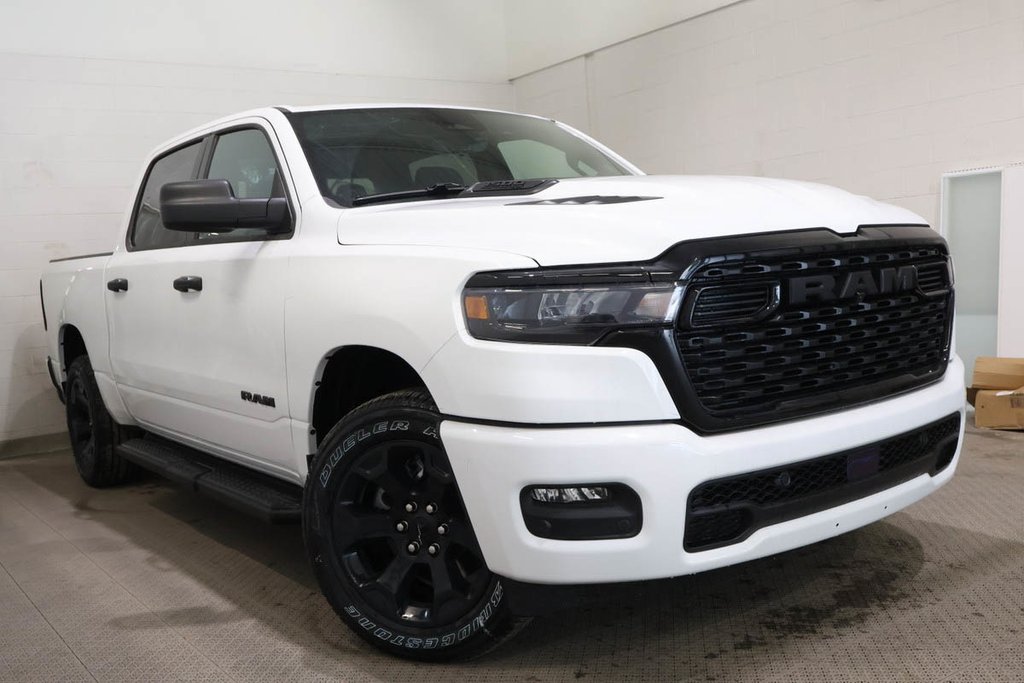 2026 Ram 1500 EXPRESS in Terrebonne, Quebec - 1 - w1024h768px
