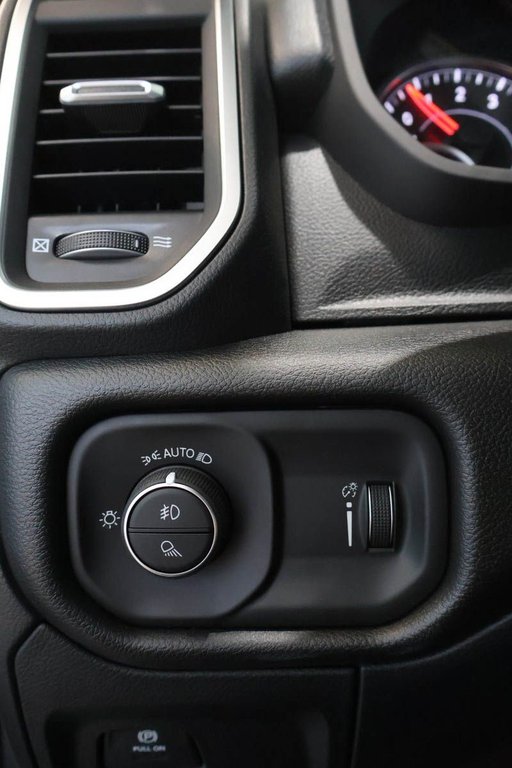 2026 Ram 1500 EXPRESS in Terrebonne, Quebec - 18 - w1024h768px