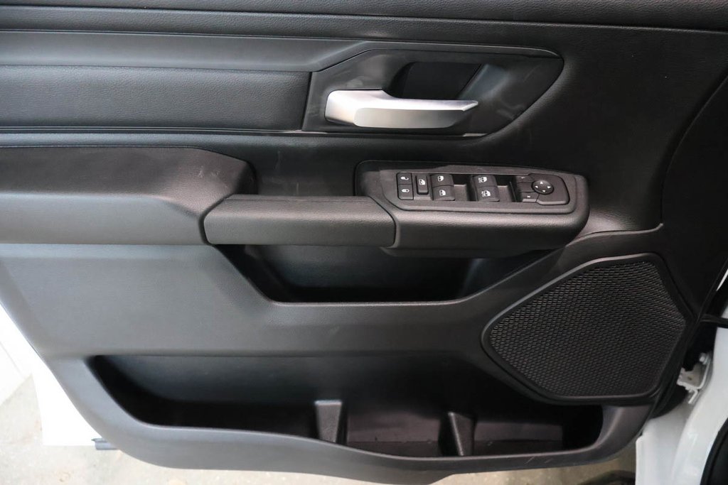 2026 Ram 1500 EXPRESS in Terrebonne, Quebec - 19 - w1024h768px