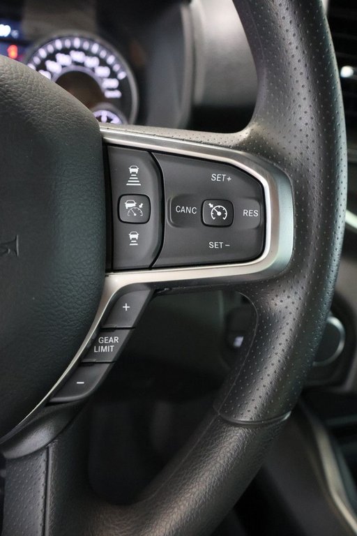 2026 Ram 1500 EXPRESS in Terrebonne, Quebec - 10 - w1024h768px