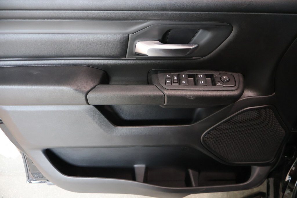 2026 Ram 1500 EXPRESS in Terrebonne, Quebec - 16 - w1024h768px