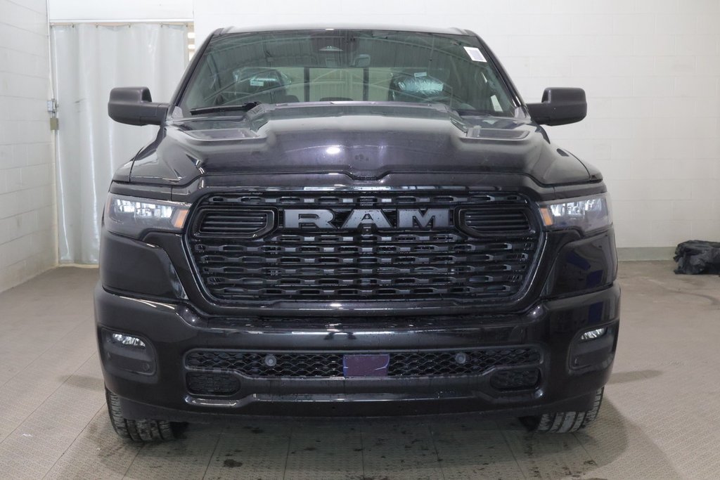 2026 Ram 1500 EXPRESS in Terrebonne, Quebec - 3 - w1024h768px