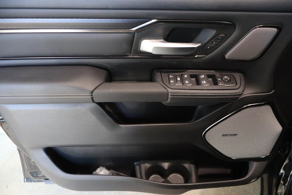 2026 Ram 1500 SPORT in Terrebonne, Quebec - 19 - w1024h768px