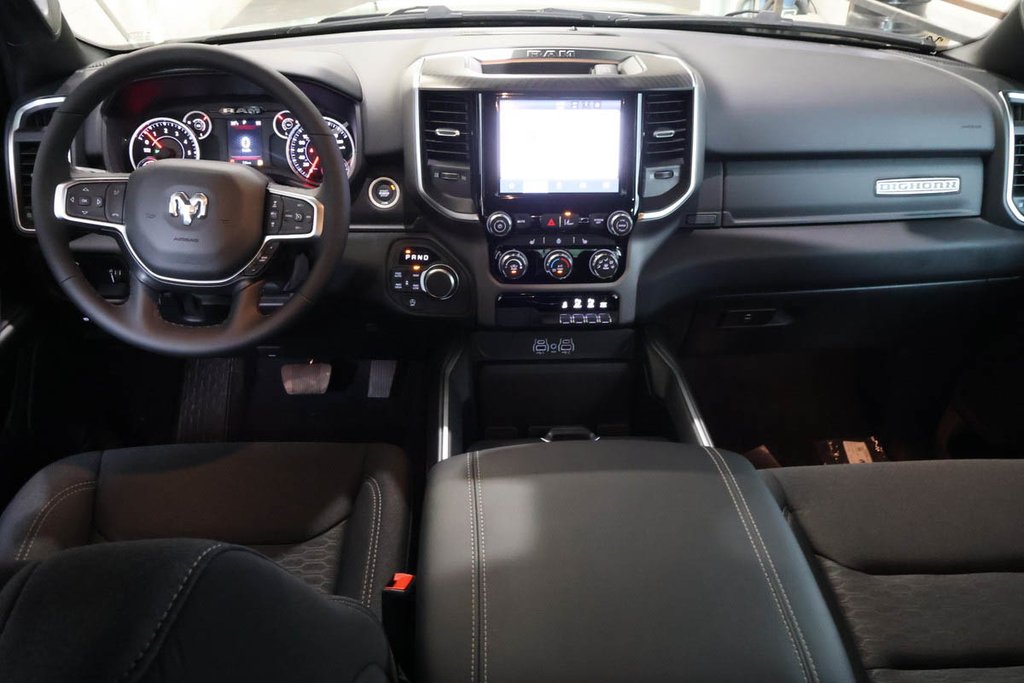 2026 Ram 1500 BIG HORN in Terrebonne, Quebec - 10 - w1024h768px