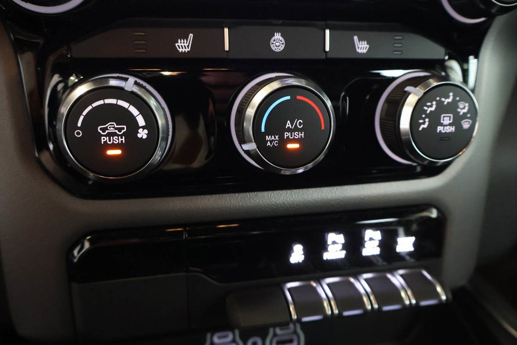 2026 Ram 1500 BIG HORN in Terrebonne, Quebec - 18 - w1024h768px