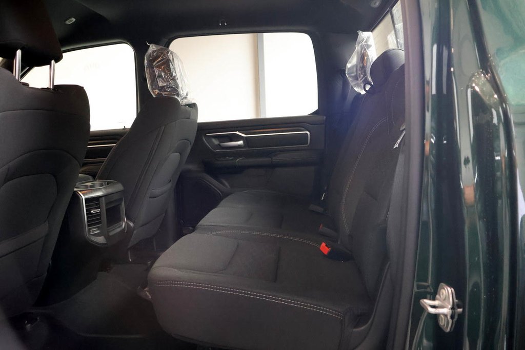 2026 Ram 1500 BIG HORN in Terrebonne, Quebec - 21 - w1024h768px