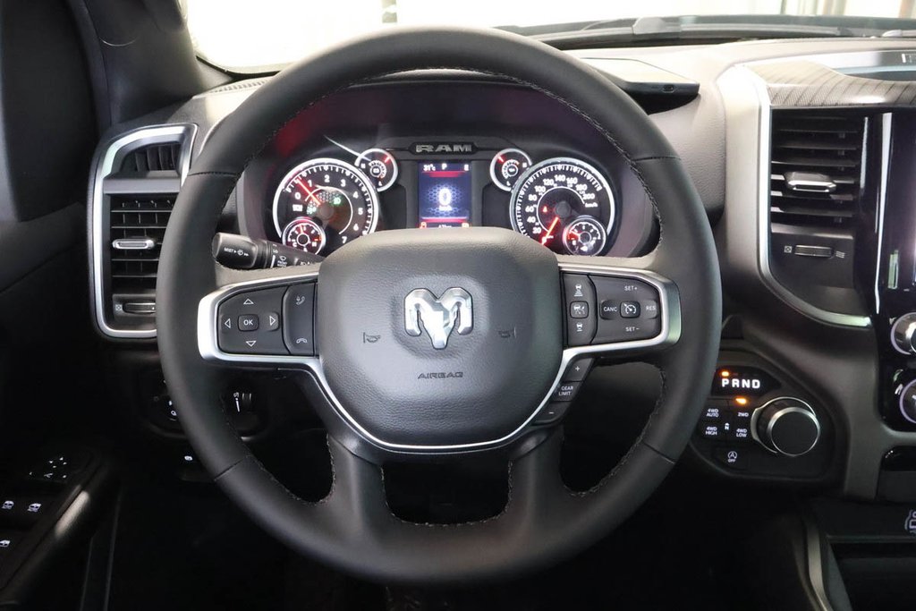 2026 Ram 1500 BIG HORN in Terrebonne, Quebec - 11 - w1024h768px