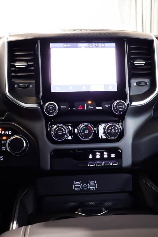 2026 Ram 1500 EXPRESS in Terrebonne, Quebec - 16 - w1024h768px