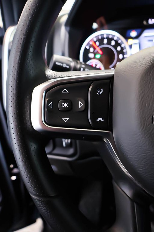 2026 Ram 1500 EXPRESS in Terrebonne, Quebec - 12 - w1024h768px