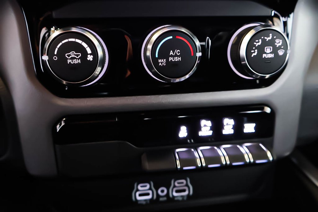 2026 Ram 1500 EXPRESS in Terrebonne, Quebec - 18 - w1024h768px