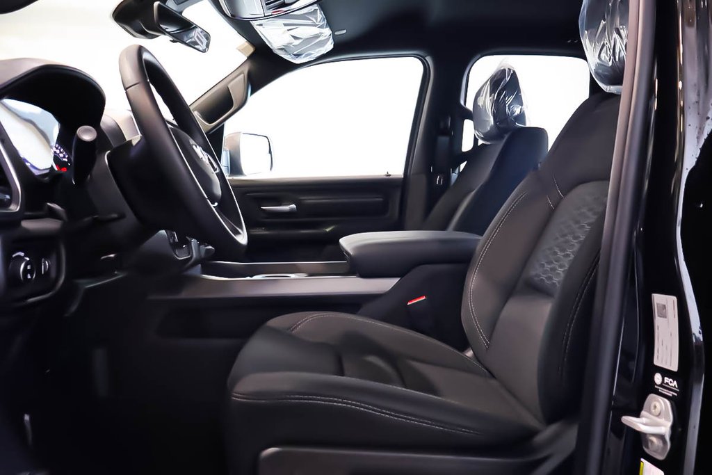 2026 Ram 1500 EXPRESS in Terrebonne, Quebec - 8 - w1024h768px