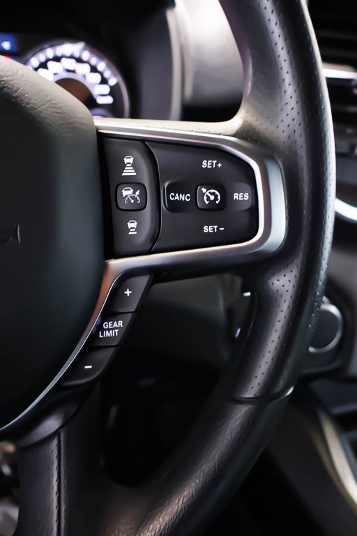 2026 Ram 1500 EXPRESS in Terrebonne, Quebec - 13 - w1024h768px