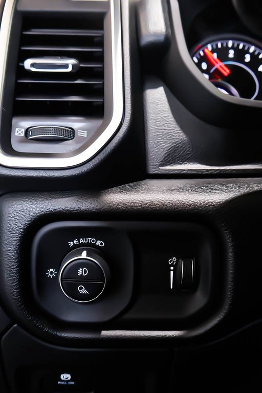2026 Ram 1500 EXPRESS in Terrebonne, Quebec - 19 - w1024h768px