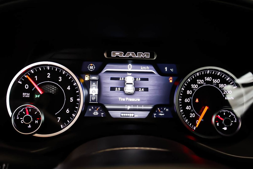2026 Ram 1500 EXPRESS in Terrebonne, Quebec - 14 - w1024h768px