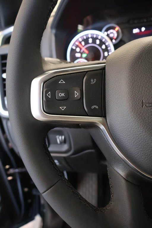 2026 Ram 1500 BIG HORN in Terrebonne, Quebec - 12 - w1024h768px