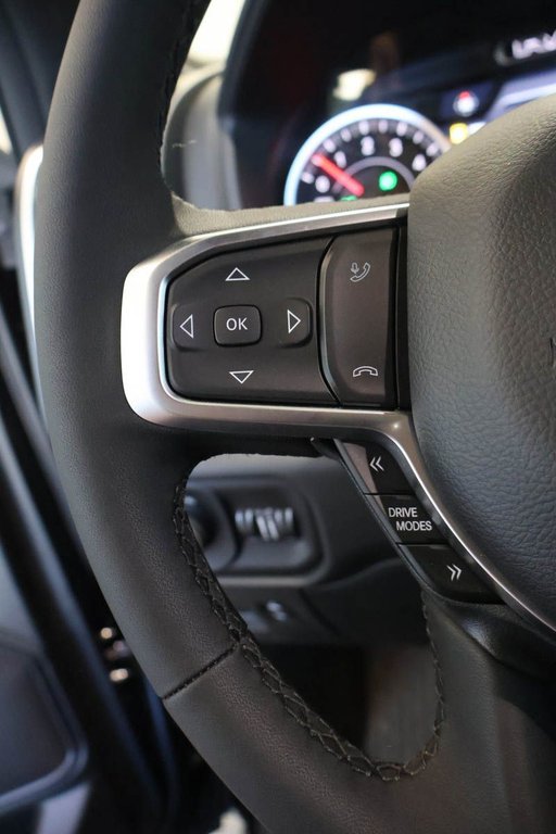 2026 Ram 1500 BIG HORN in Terrebonne, Quebec - 12 - w1024h768px