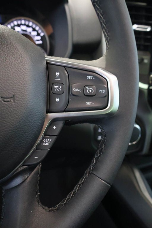 2026 Ram 1500 BIG HORN in Terrebonne, Quebec - 13 - w1024h768px