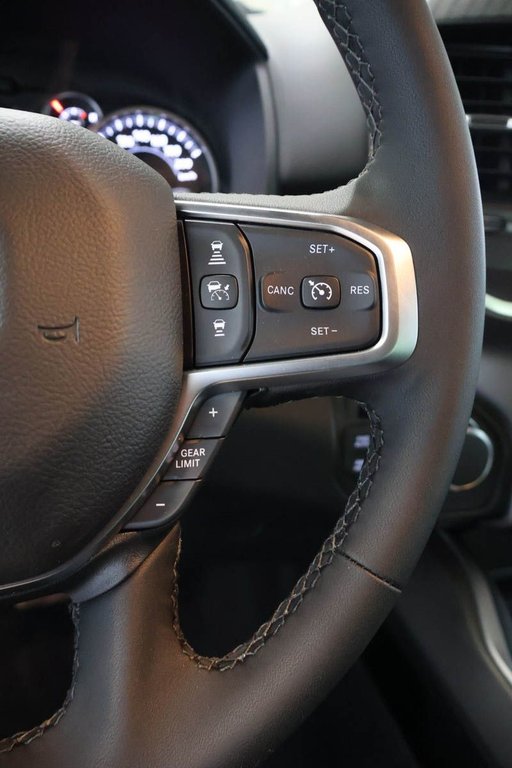 2026 Ram 1500 BIG HORN in Terrebonne, Quebec - 13 - w1024h768px