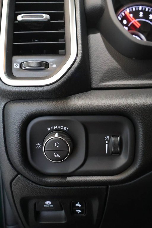 2026 Ram 1500 BIG HORN in Terrebonne, Quebec - 19 - w1024h768px