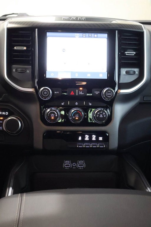 2026 Ram 1500 BIG HORN in Terrebonne, Quebec - 16 - w1024h768px