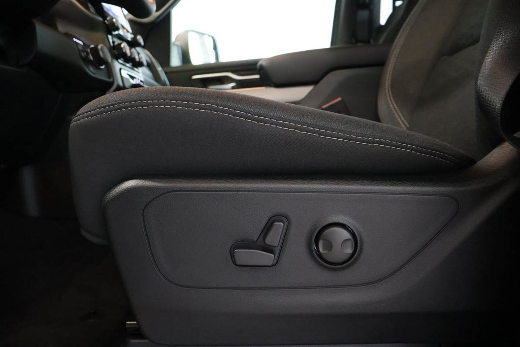 2026 Ram 1500 BIG HORN in Terrebonne, Quebec - 9 - w1024h768px