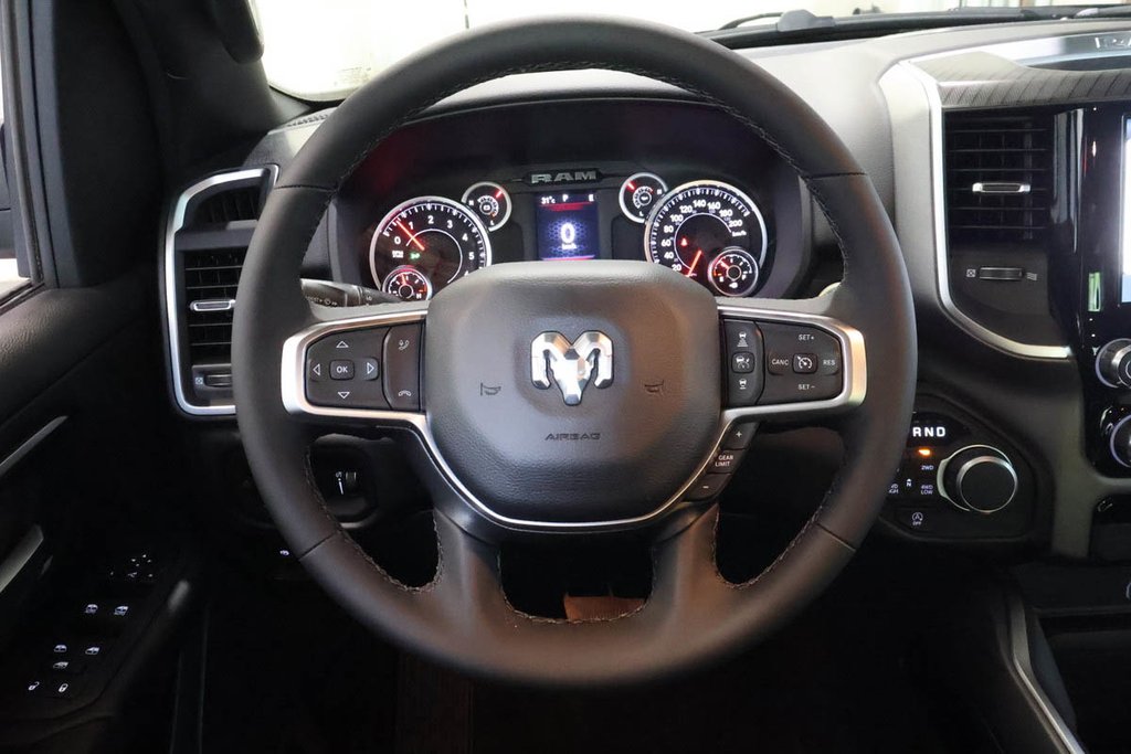 2026 Ram 1500 BIG HORN in Terrebonne, Quebec - 11 - w1024h768px