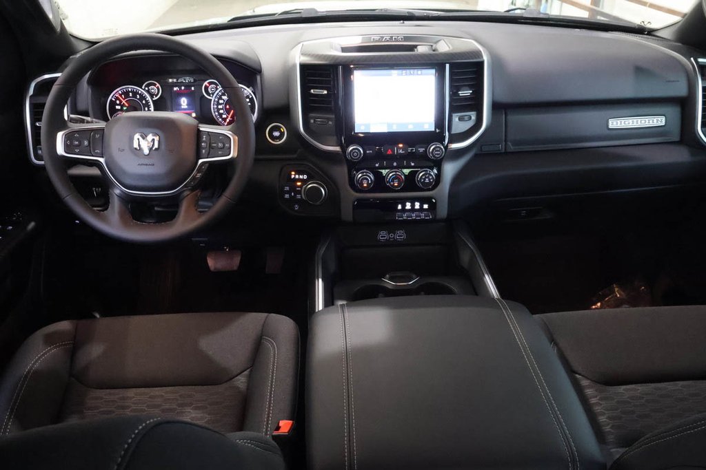 2026 Ram 1500 BIG HORN in Terrebonne, Quebec - 10 - w1024h768px