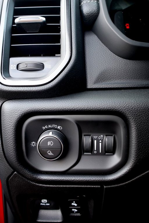 2026 Ram 1500 SPORT in Terrebonne, Quebec - 19 - w1024h768px